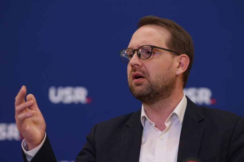 Imagine editorială asociată articolului „O lege cu nume de om”
